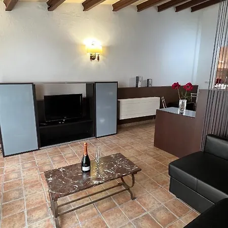 Loft Del Sol, Centro Del Pueblo Con Aire Acondicionado Apartment